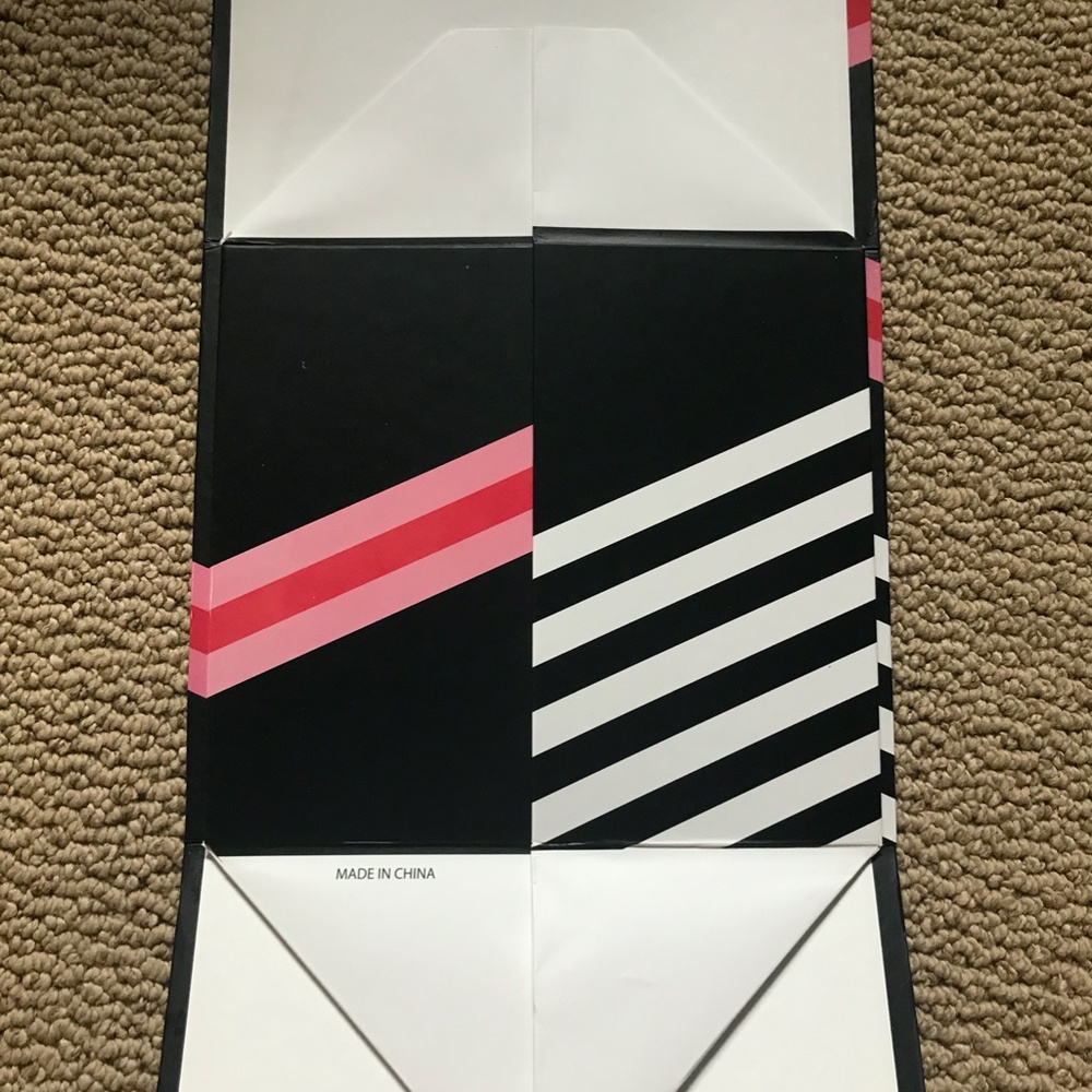 Sephora Gift Box - Picture 3 of 6